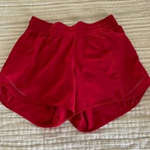 Lululemon Hotty Hot HR 4” shorts